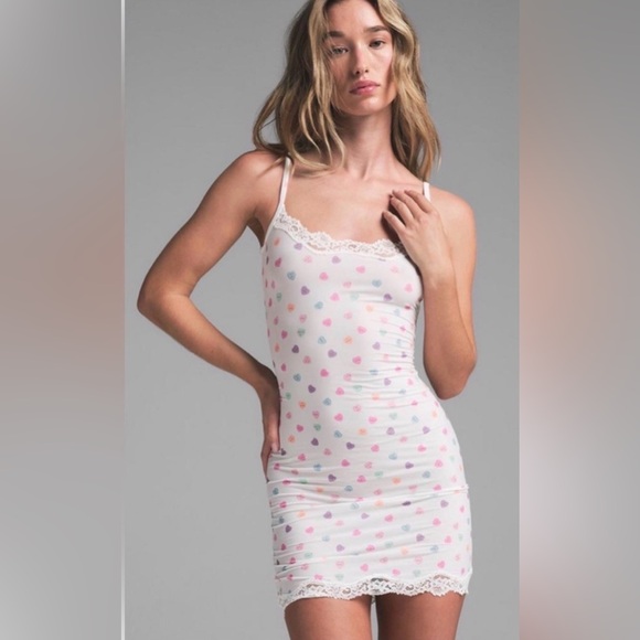 SKIMS Dresses & Skirts - NWT Skims Fits Everybody Lace Mini Slip Dress Marble Candy Heart Print Size XS